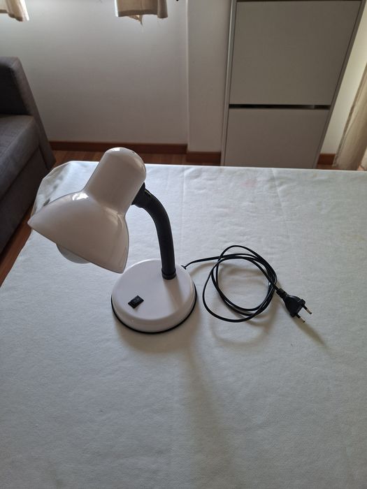 Candeeiro mesa de cabeceira com lâmpada led