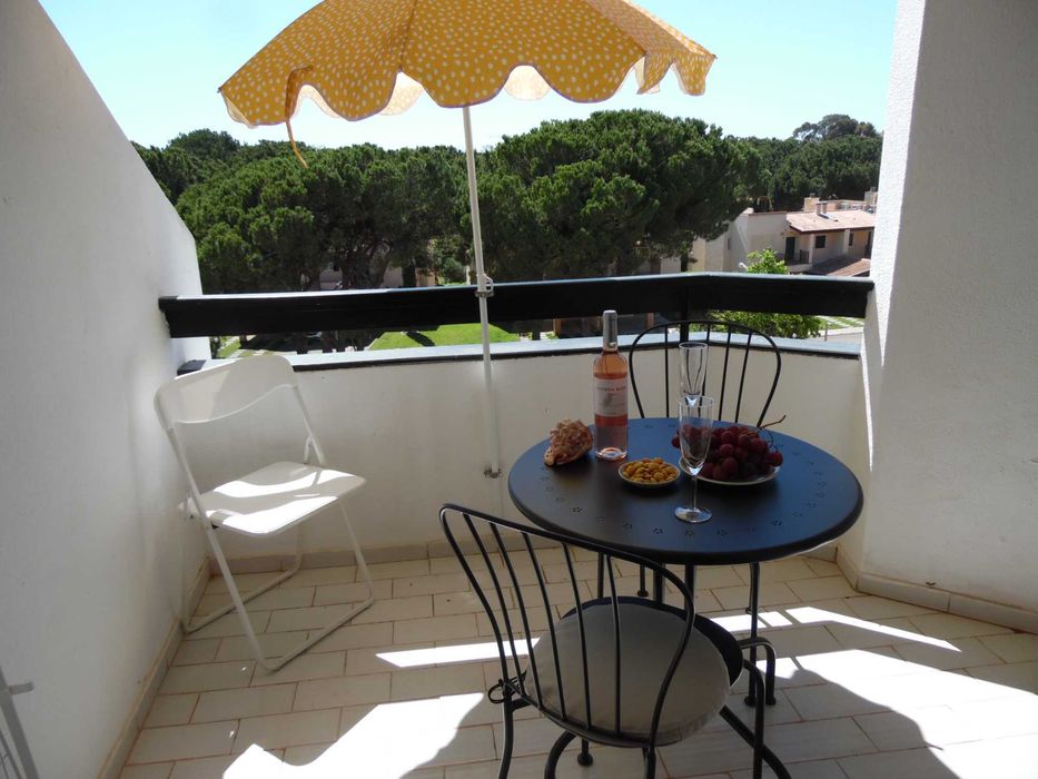 CASA CHICO-T1 grande c/ 2 terraços a Pé p/ Marina + Piscinas + Central + Estacionamento- LIVRE A PARTIR DE  23/08 - Vilamoura