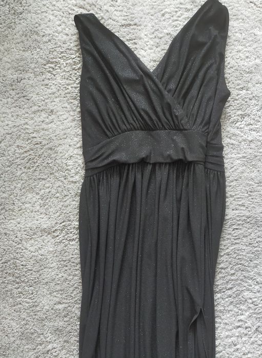 Sukienka czarna długa z rozcięciem rozmiar 42