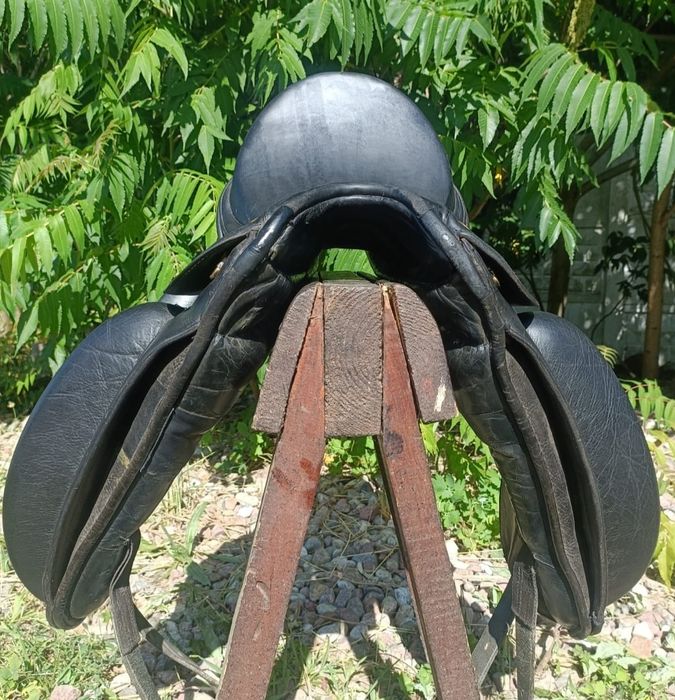 Siodło ujezdzeniowe Henning