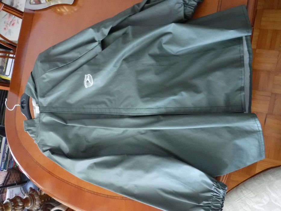 Fato impermeável Oceânica composto por casaco e calças