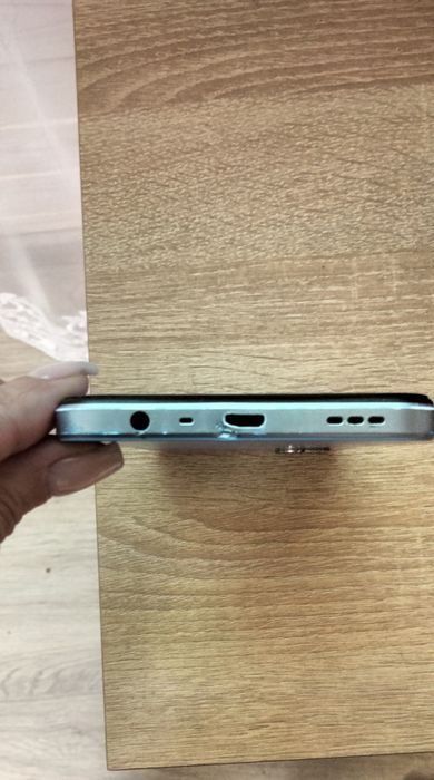 Телефон Oppo A 17