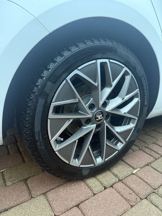 Машина Шкода Октавія