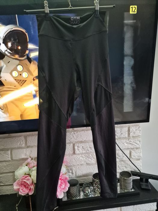 Czarne legginsy z siateczka M