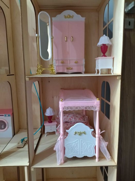 Domek dla lalek Barbie, LOL, lalki wyposażenie