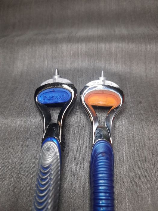 Бритвенні ручки Gillette, Bic
