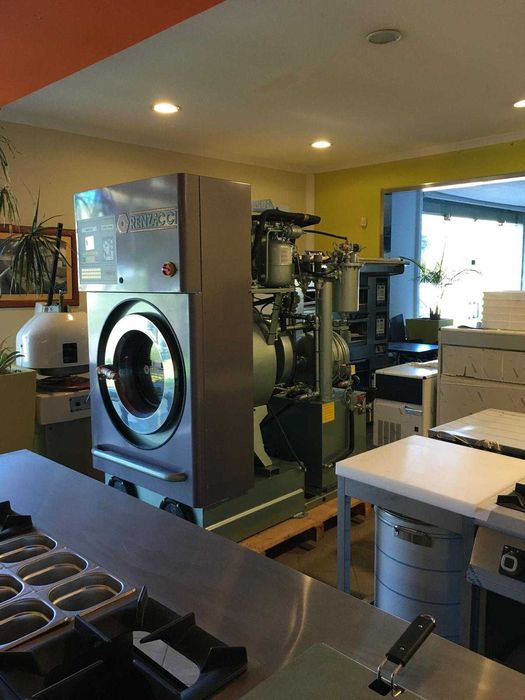 Máquina de limpeza a seco