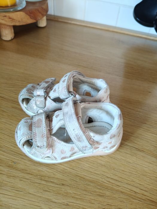 Sandały skórzane Lasocki zdrowa stopa