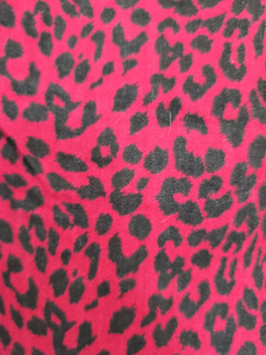 Mini saia tigrada com fecho