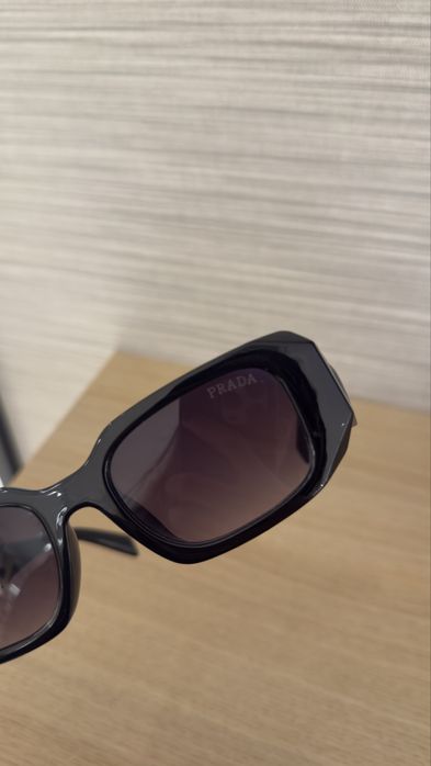 Oculos de sol Prada