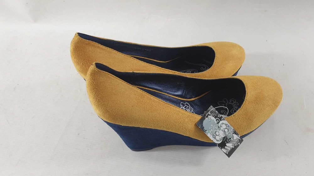 CLAUDIA GHIZZANI czółenka na koturnie rozmiar 38