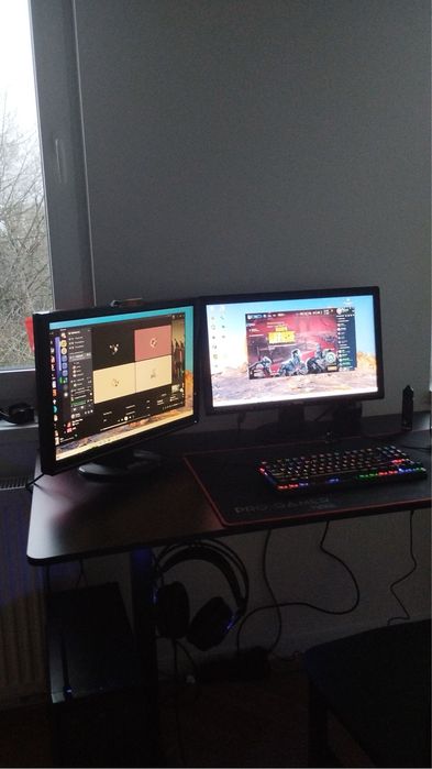 komputer stacjonarny + 2 moniotry