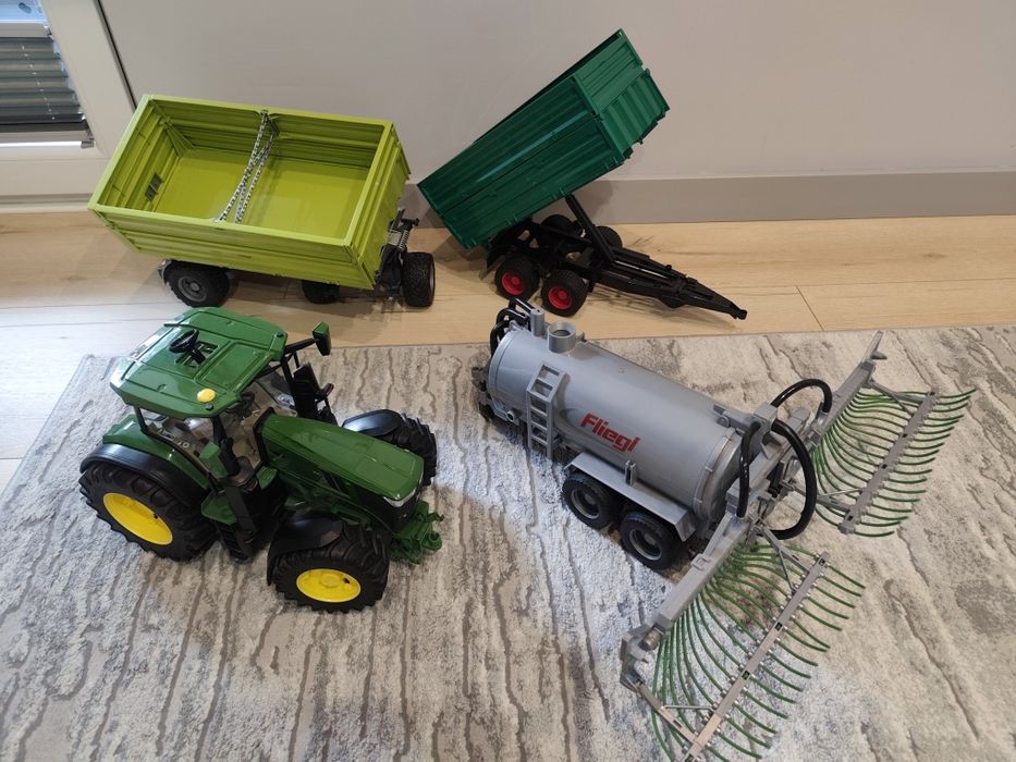 Zestaw traktor, przyczepki opryskiwacz Bruder