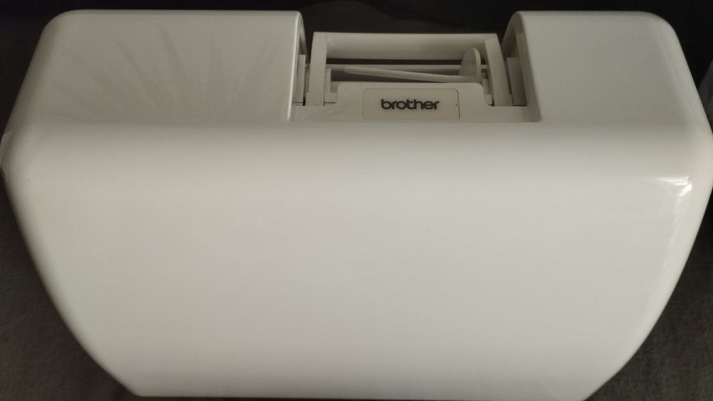 Máquina de costura e bordado Disney M280D com garantia