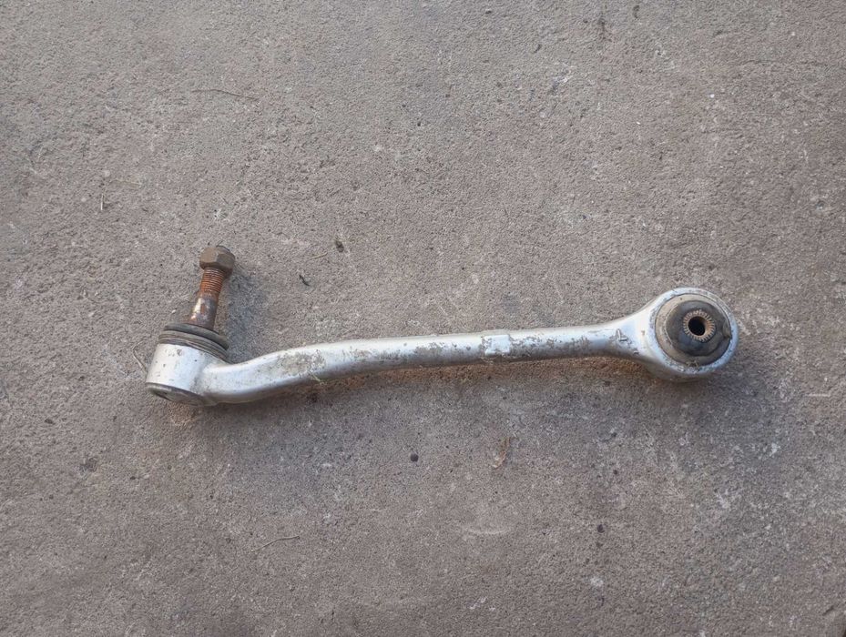 ричаг нижній лівий BMW e38