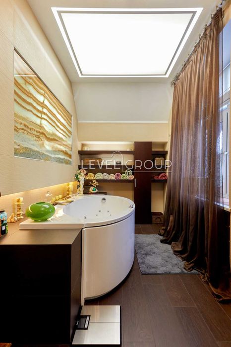 Продаж будинку 500 м² з виходом на канал. Конча-Заспа Козин Рудики