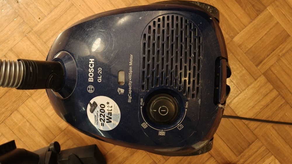 Aspirador BOSCH  700w aspirador muito bem