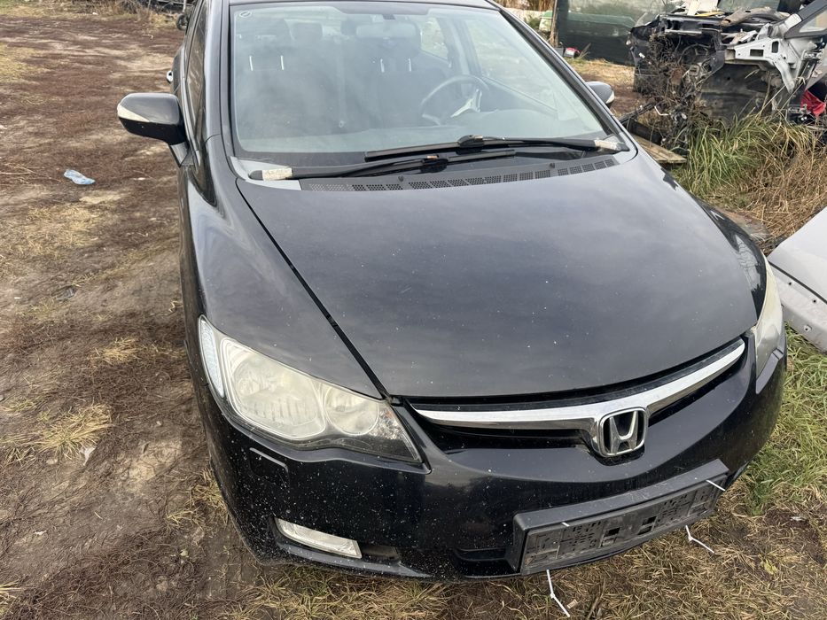 Автозапчасти разборка Honda Civic 4D Хонда Сивик