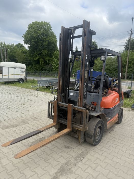 Wózek Widłowy Toyota 6FGF 25