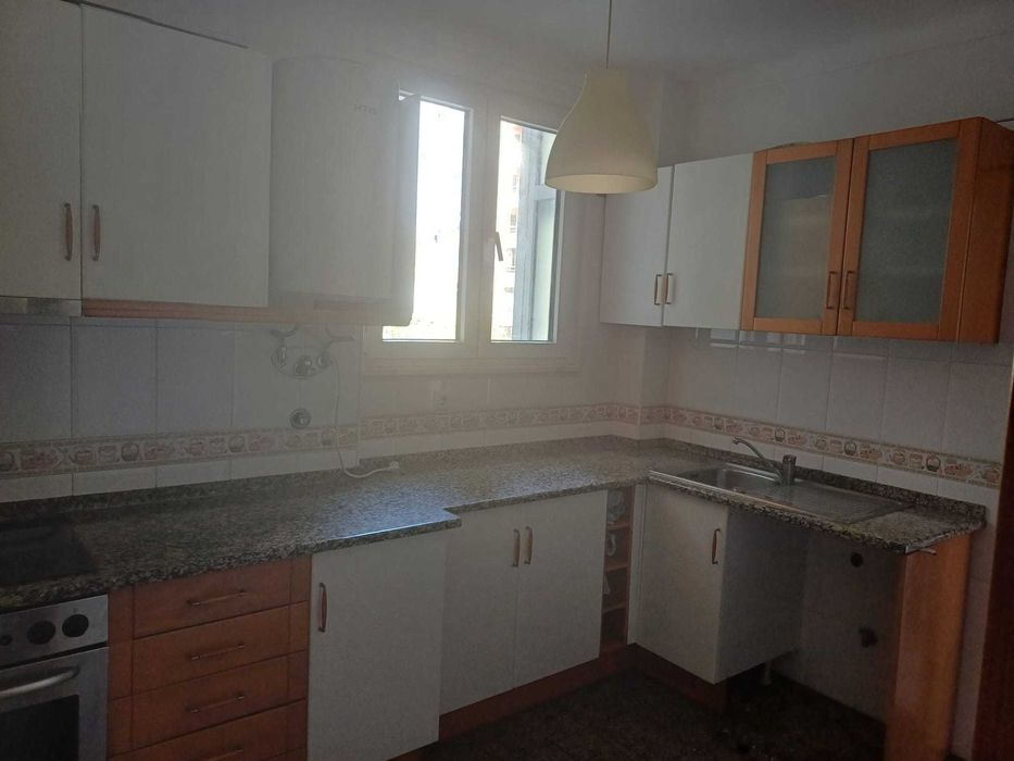 Arrenda-se T3 em Setúbal (Montalvão) com 125 m2