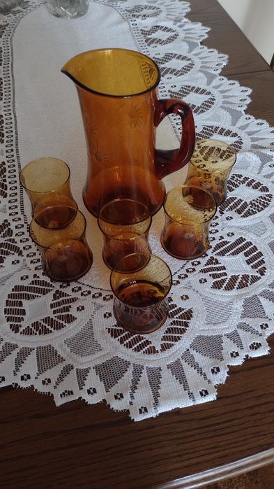 Sprzedam komplet dzbanek + 6 szklaneczek