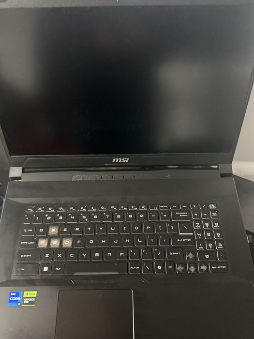 Laptop MSI Katana 17 RTX4060 Podstawka chlodzaca+ myszka