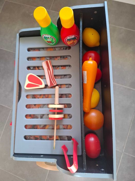 Barbecue de brincar com acessórios