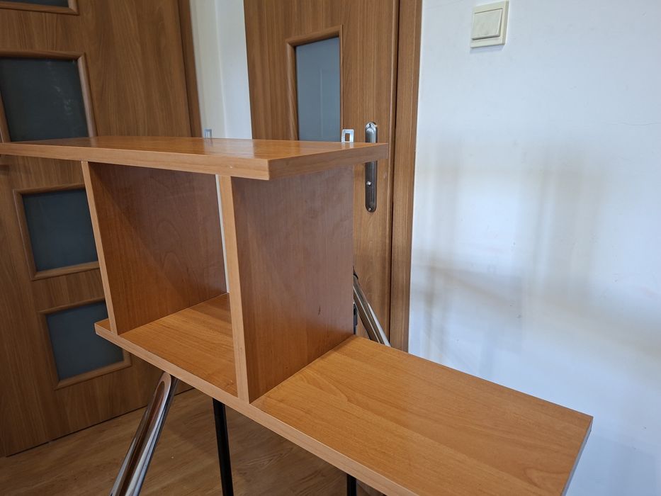 Drewniana półka .