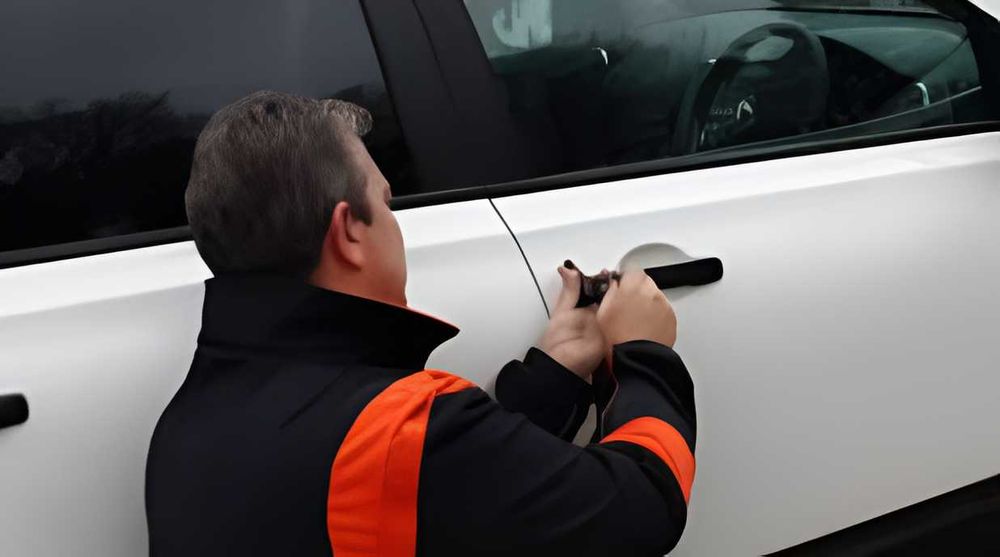 Аварійне відкриття дверей у Києві — працюємо у вашому районі за 30ХВ‼️