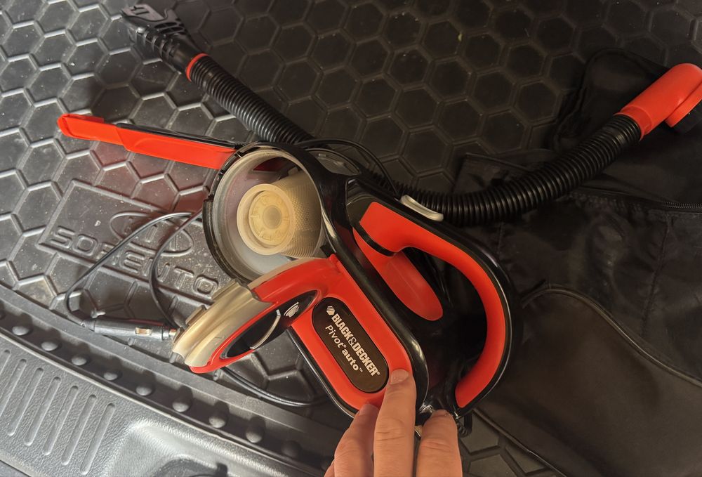 Автомобільний пилесос  Black+Decker PAV 1205