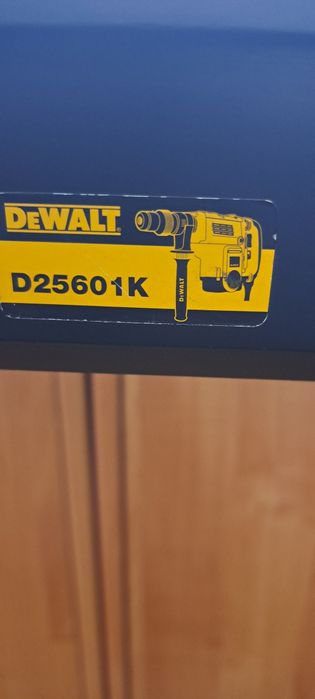 Wiertarka udarowa SDS- MAX DeWalt