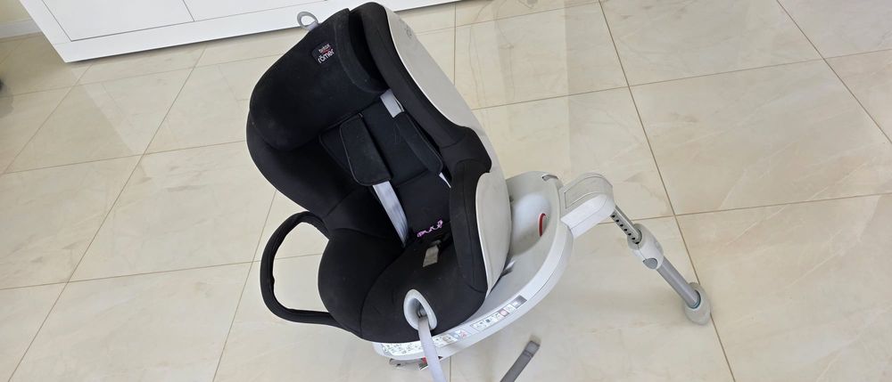 Fotelik obrotowy britax Romer 9-18 kg