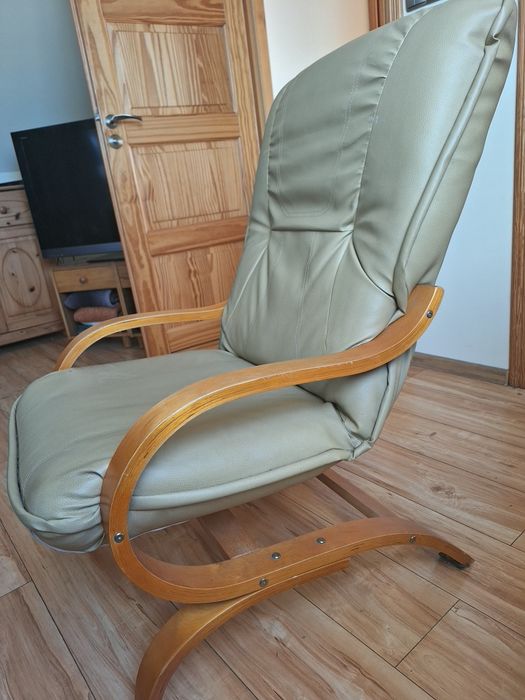 Dwa gięte fotele -skóra ekologiczna