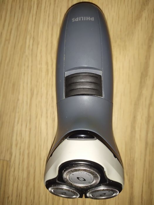Электробритва Philips 6900,в хорошем состоянии