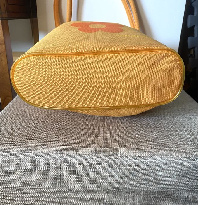 Bolsa laranja da Agatha Ruiz de la Prada