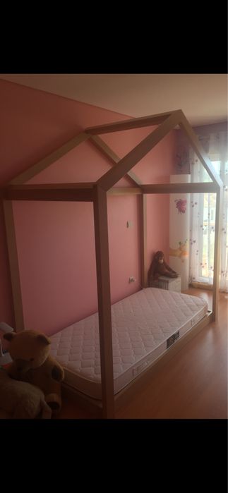 Cama crianca  corpo e meio !