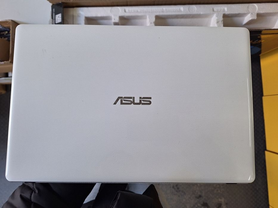 Asus X550C i5 3337u