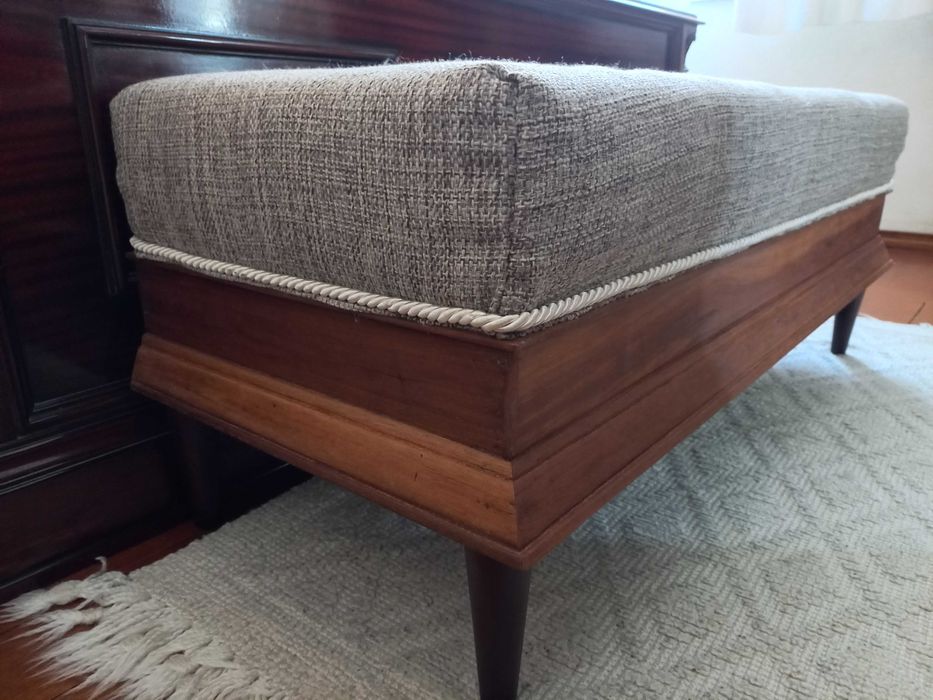 Móvel antigo alterado