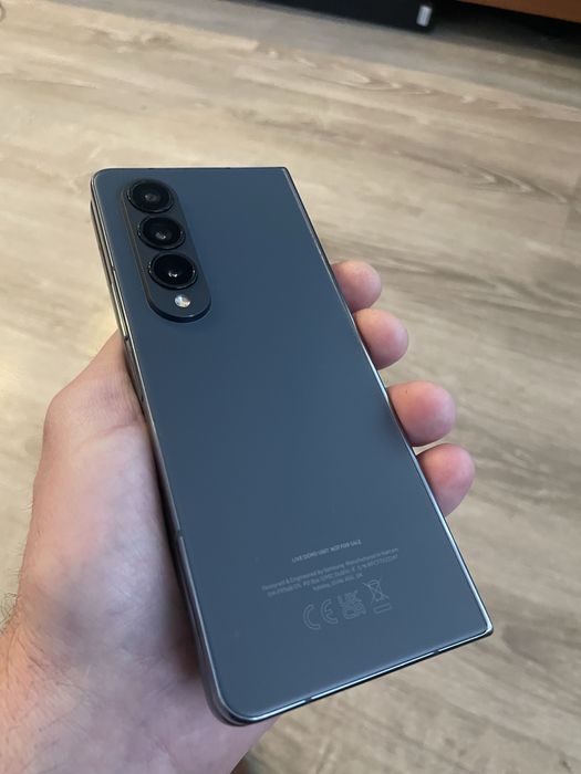 Samsung Galaxy Z Fold 4 stan idealny