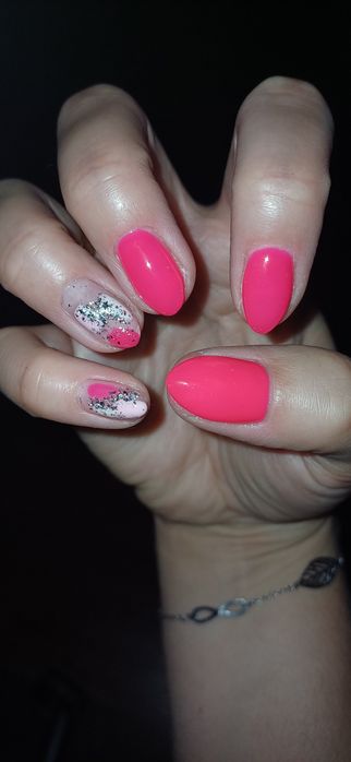 Paznokcie hybrydowe i żelowe