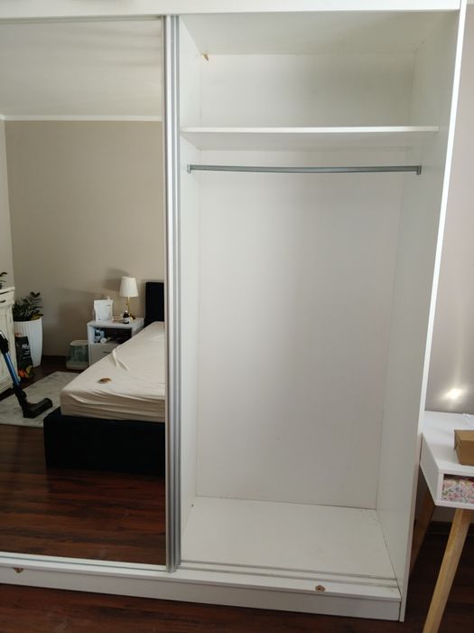 Szafa dwudrzwiowa z lustrem