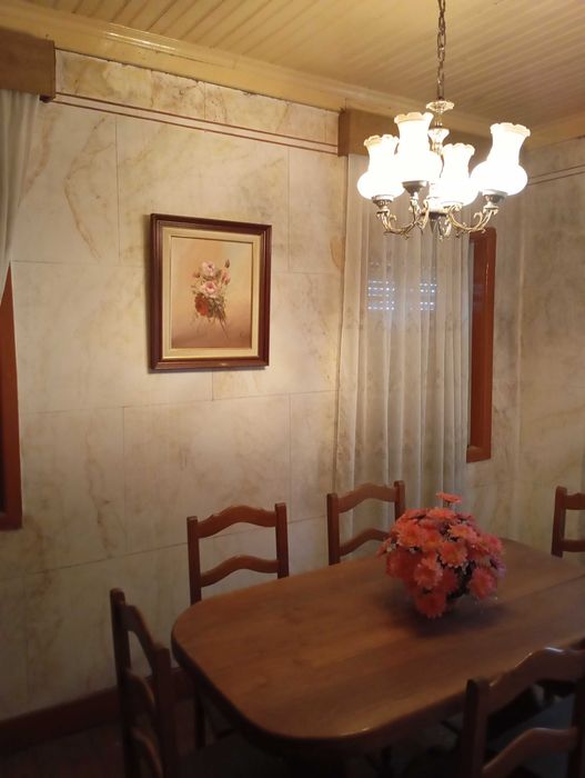 Linda casa de aldeia, com 3 andares - Pronta a entrar.