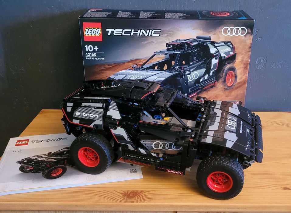 Lego 42160 Audi RS Q e-tron 100% kompletny z pudełkiem i instrukcją