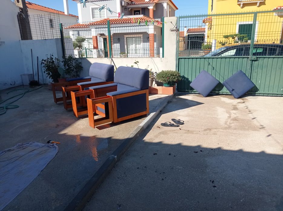 Sofá cama com dois Cadeirões