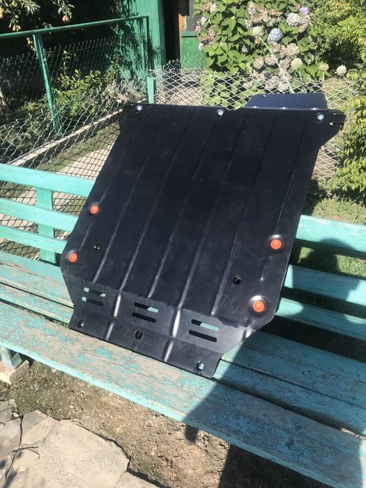 Защита мотора залізна на Мерседес 245 в170