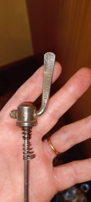 Aperto rápido MAVIC para rodas de bicicleta