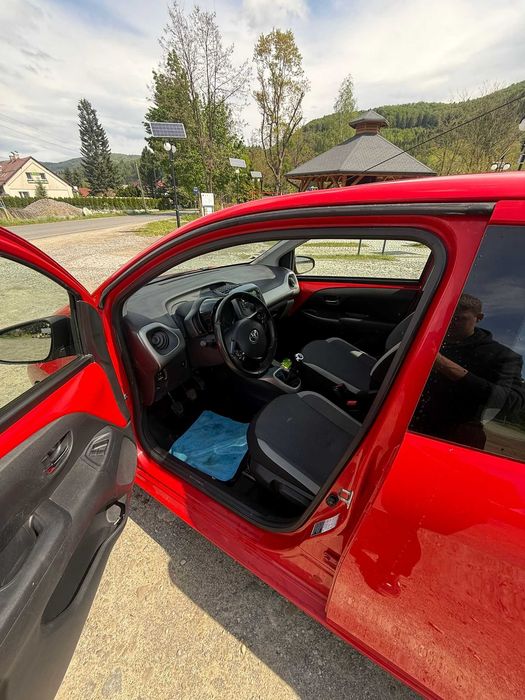 Ładna Toyota Aygo klima