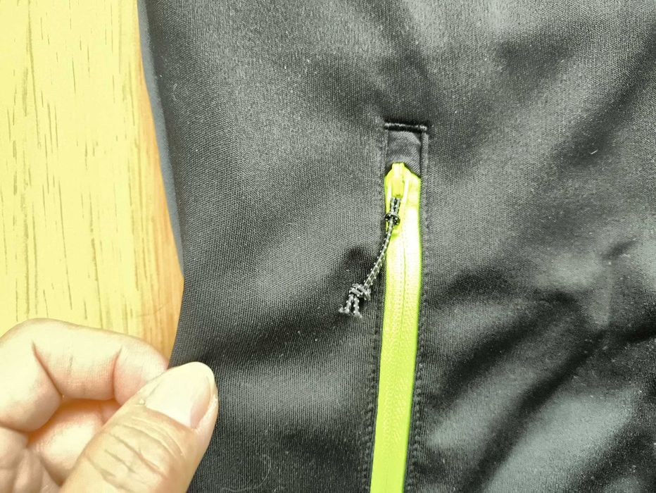 Czarna bluza Kipsta Decathlon, rozmiar 153-162