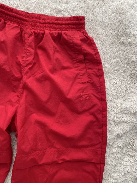 Czerwone spodnie Adidas Originals 90s