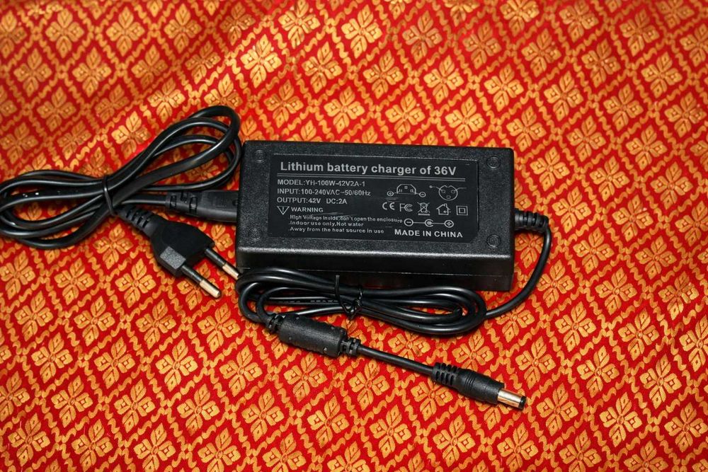 Зарядка до електровелосипеда/самоката 42В 2А, блок живлення 36В - 42В 1А - 1,5А - 2А